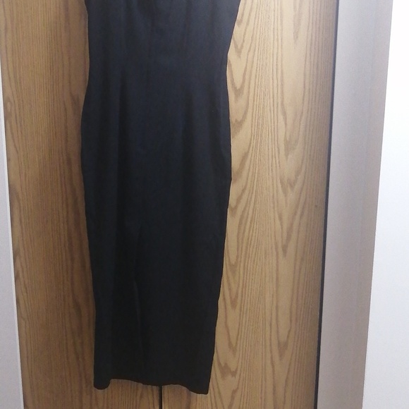 LONG BELOW KNEE BLACK FORMAL DRESS - Picture 4 of 5